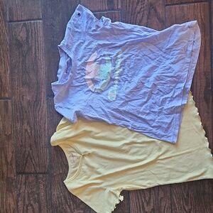 Bundle of 2 shirts